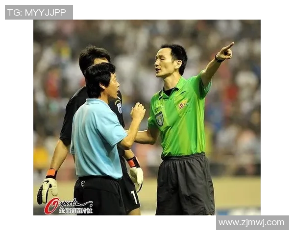 球员交易引发赛场冲突裁判如何果断处理维护比赛秩序